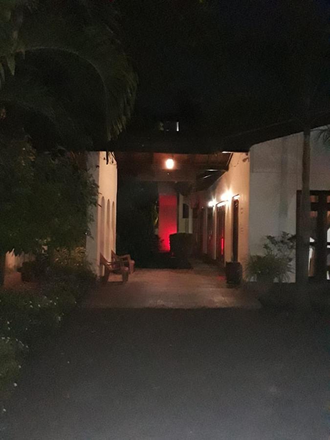 Villa Delorenta Anuradhapura Buitenkant foto